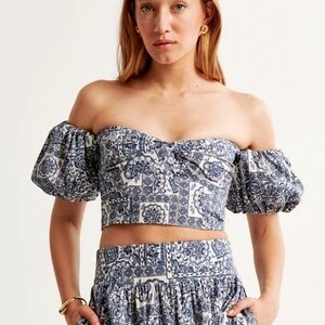 NWT Abercrombie & Fitch Floral Off-Shoulder Top Medium